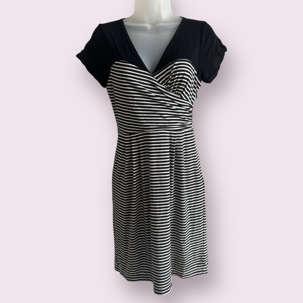 BCBGMaxAzria Black White Striped V-Neck Mini Dress Short Sleeve Size 4